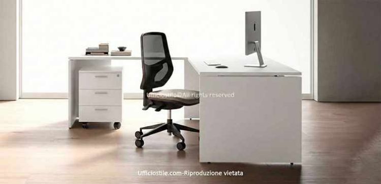 Postazione angolare con cassettiera