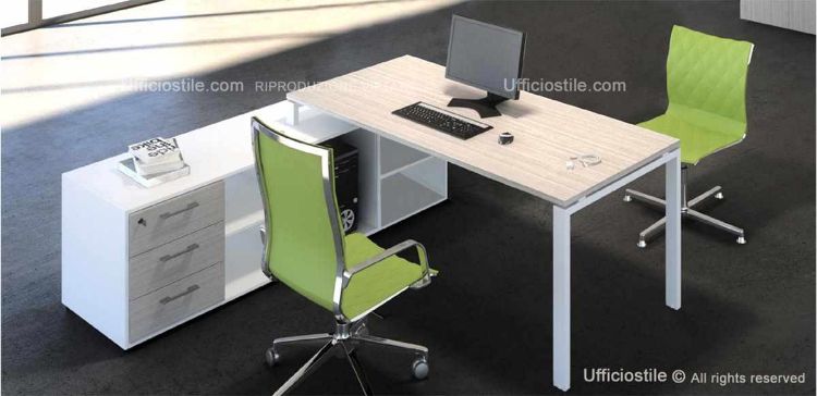 Scrivania Ufficiostile con piano di lavoro da 160 x 80 cm spessore 25 mm, struttura in metallo disponibile in finitura bianco, antracite o grigio, mobile di servizio portante con tre cassetti, serratura e vano a giorno porta PC, dimensioni complessive 190 x 181,5 x 74 cm, realizzata in conglomerato ligneo rivestito in nobilitato melaminico Classe E1 a bassa emissione di formaldeide.