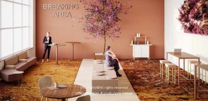 Area break ufficio multifunzionale con tavoli alti e bassi con struttura a ponte o inclinata e piani in melaminico spessore 25 mm, finiture noce Stelvio, bianco e rovere abbinate a strutture metalliche antracite, bianche o alluminio, completata da pouf, panche con cuscini, divanetti modulari, mobile di servizio per bevande e stoviglie, superfici vetrate, piante grasse e tonalità neutre.