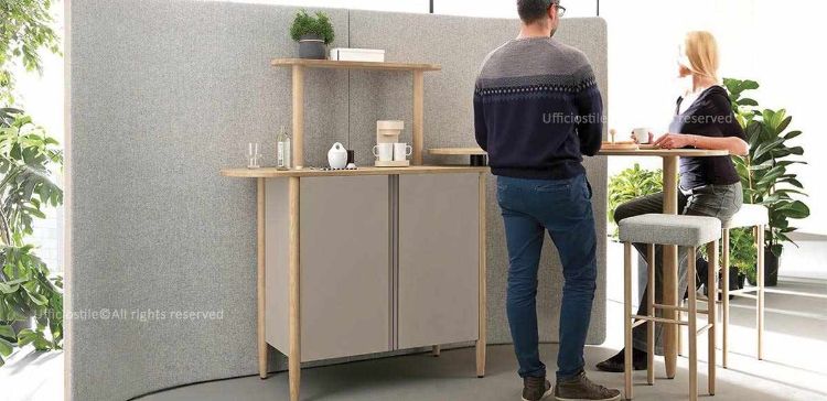 Immagine di Dispensa con tavolo orientabile
