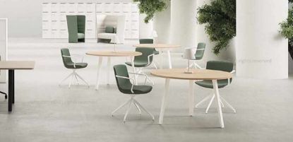 Tavolo break tondo da 120 x 120 cm con piano di lavoro in conglomerato ligneo rivestito in melaminico nelle finiture bianco, noce “Maroncelli”, rovere chiaro, grigio chiaro o terra d’ombra, ideale per aree pausa, sale break e spazi informali in ufficio.