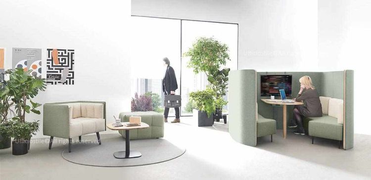 Immagine di Area attesa e postazioni collaborative