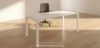 Scrivania da ufficio da 160 x 80 cm con piano in vetro temperato spessore 10 mm retroverniciato bianco o nero, finitura opaca satinata, bordi smussati, struttura in acciaio verniciato a polveri epossidiche disponibile in bianco, antracite o alluminio e piedini regolabili per garantire stabilità su ogni superficie.