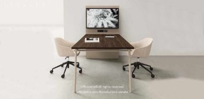 Tavolo scrivania con media wall composto da un piano di lavoro cm. 180 x 100 x 75 h e da un media wall cm. 100 x 15 x 160 h, per un ingombro complessivo di cm. 195 x 100 x 160 h, realizzato in pannelli di conglomerato ligneo spessore 25 mm rivestiti in melaminico.