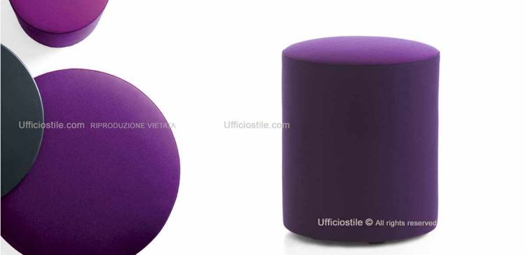Pouff cilindrico per zone attesa e relax in ufficio, con struttura in multistrati e fibre di legno trattate, imbottitura in poliuretano espanso indeformabile, molleggio con cinghie elastiche, piedini in nylon nero e rivestimento in tessuto Trevira CS.