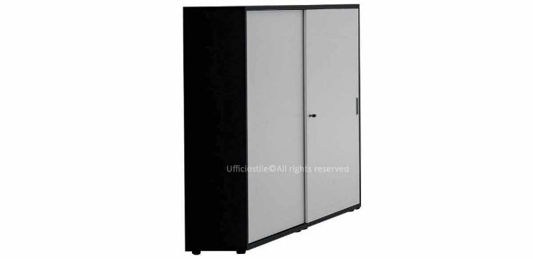 Armadio contenitore per ufficio Ufficiostile alto 164,5 cm con ante scorrevoli, realizzato in conglomerato ligneo melaminico con finiture ampiamente personalizzabili, bordi in ABS e piedini livellatori, codice prodotto ITDV50006.