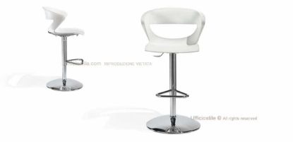 Sgabello girevole per ufficio, area break e spazi contract, con monoscocca in polipropilene stampato a iniezione anti-UV, spessore 7 mm, base tonda cromata Ø 480 mm, regolazione in altezza tramite gas alto e poggiapiedi in acciaio cromato