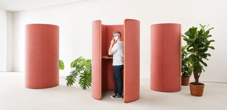 Immagine di Phone booth con piano appoggio
