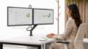 Chicago braccio monitor doppio Crossbar Top Mount per configurazioni a due schermi, con barra trasversale per allineamento stabile, molla a gas per regolazione ergonomica, attacco VESA, fissaggio per scrivanie da 10 a 50 mm e portata massima di 12 kg per monitor fino a 27”.