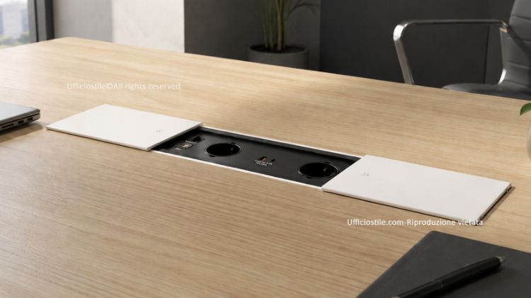 Immagine di Desk In Slide