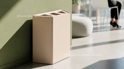 Cestino per raccolta differenziata da 90 litri per uffici e aree break, con struttura in acciaio verniciato con polveri epossidiche, pannello superiore sagomato con tre aperture, tre scomparti interni da 30 litri e reggisacchetti asportabili.