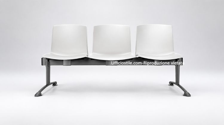 Picture of Waiting bench 03 seats in polypropylene 05 colours