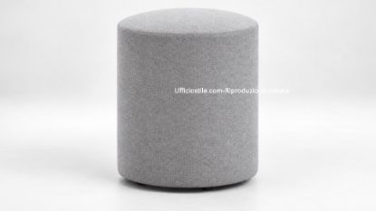 Pouff cilindrico per zone attesa e relax in ufficio, con struttura in multistrati e fibre di legno trattate, imbottitura in poliuretano espanso indeformabile, molleggio con cinghie elastiche, piedini in nylon nero e rivestimento in tessuto Trevira CS.